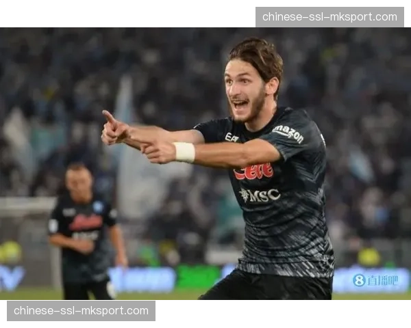 克瓦拉茨赫利亚世界波，那不勒斯客场先拔头筹